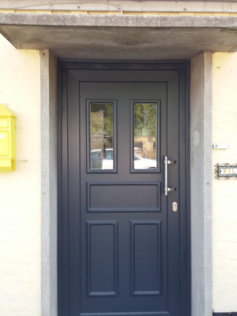 Haustür pflegeleicht - aus Holz mach Kunststoff - Bauelemente-Post-Sievers